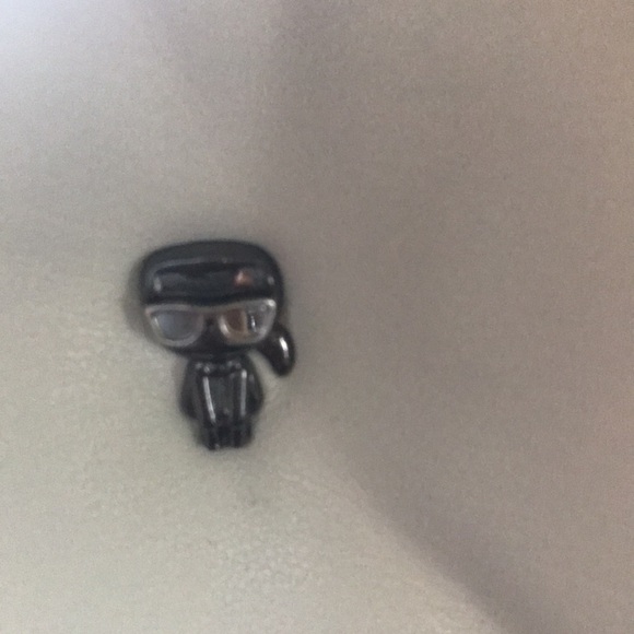 Karl Lagerfeld Camera Bag - Picture 4 of 8